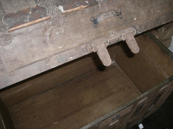 Antique Steamer Arch Camel Trunk, , Trunks, Deep South Antiques Deep South Antiques