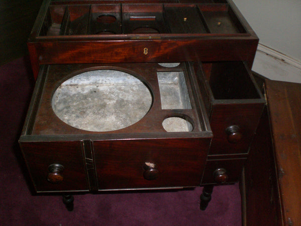 Mahogany Sheraton Gentleman’s Basin Stand, c. 1810-1820